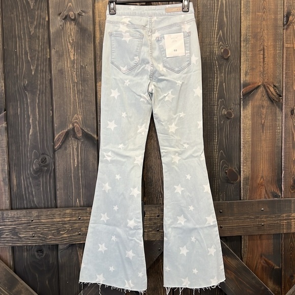 Cello High Rise Skinny Flare Jeans 3 NWT Star Print Light Wash Boho Graphic Raw - Picture 5 of 10